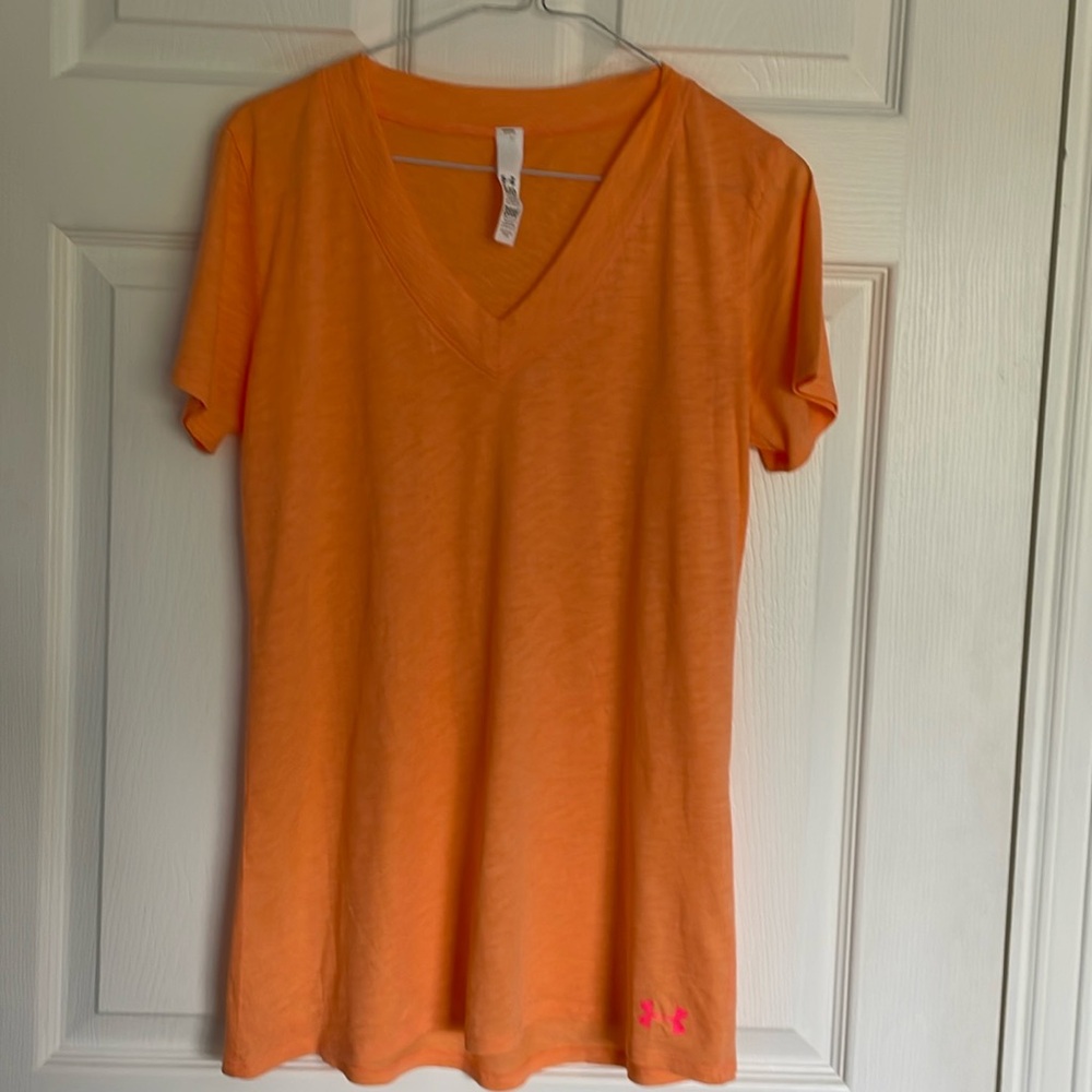 Women’s small Under Armour tshirt